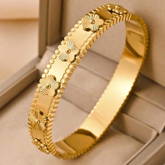 18K Yellow Gold Plated Floral & Crystal Stackable Bangle Bracelet 4 Piece Set